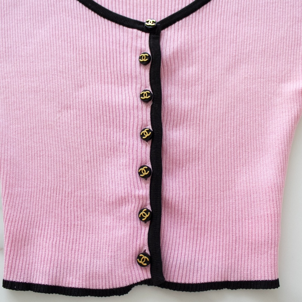 Iconic Chanel Vintage 1995 Pink 95P CropCardigan - Picture 7 of 11